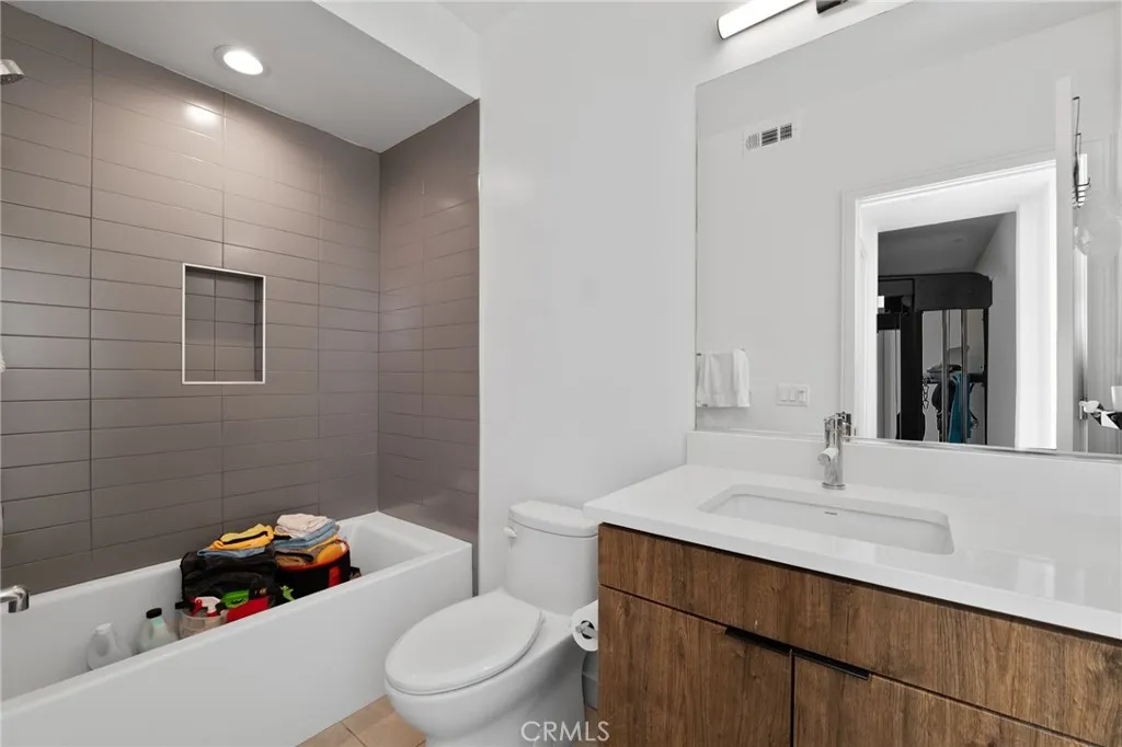 Additional image 59 of 1056 N Joels Pl, Los Angeles, CA 90012