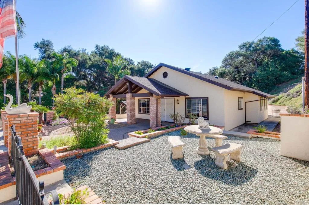 Additional image 46 of 2573 Los Alisos S, Fallbrook, CA 92028