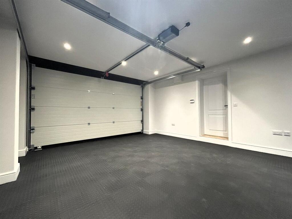 Additional image 37 of The Squirrels, Bricket Wood, St. Albans