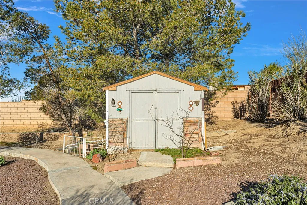 Additional image 44 of 16620 Iwa Rd, Apple Valley, CA 92307