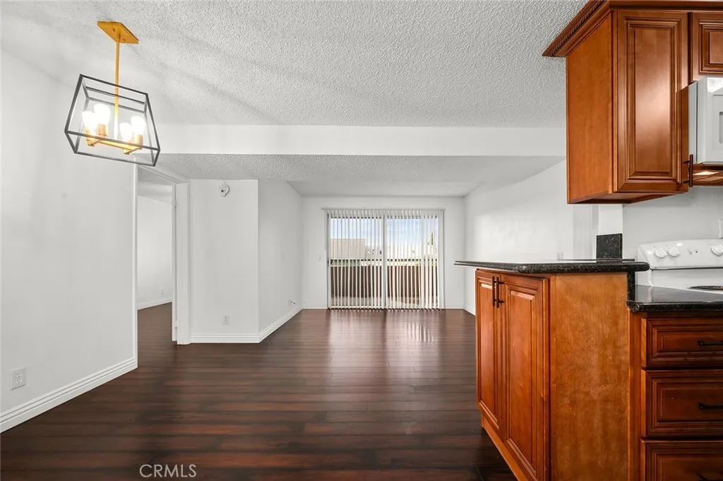 Additional image 43 of 2507 E 15th St Unit 204, Long Beach, CA 90804