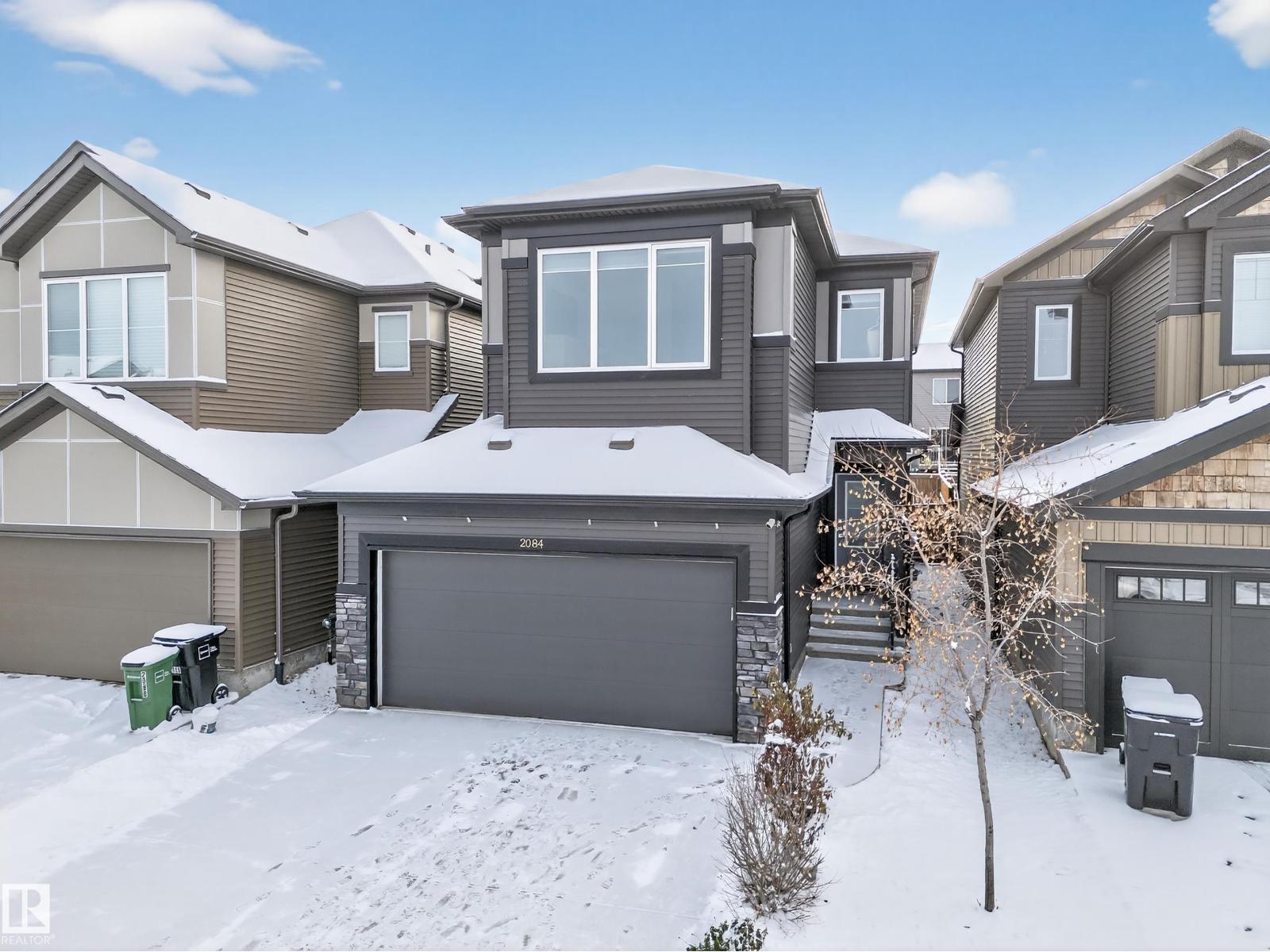 2084 GRAYDON HILL CR SW|Edmonton, Alberta T6W4C7