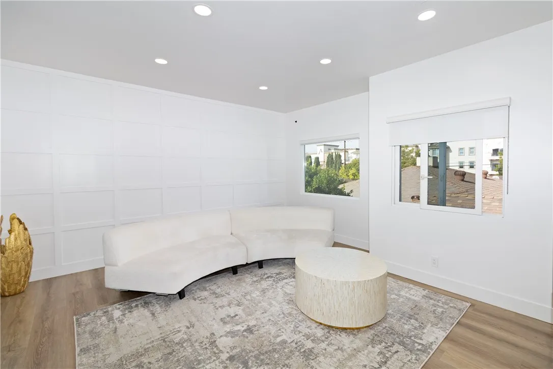 Additional image 83 of 5439 Gentry Avenue, Valley Village, CA 91607