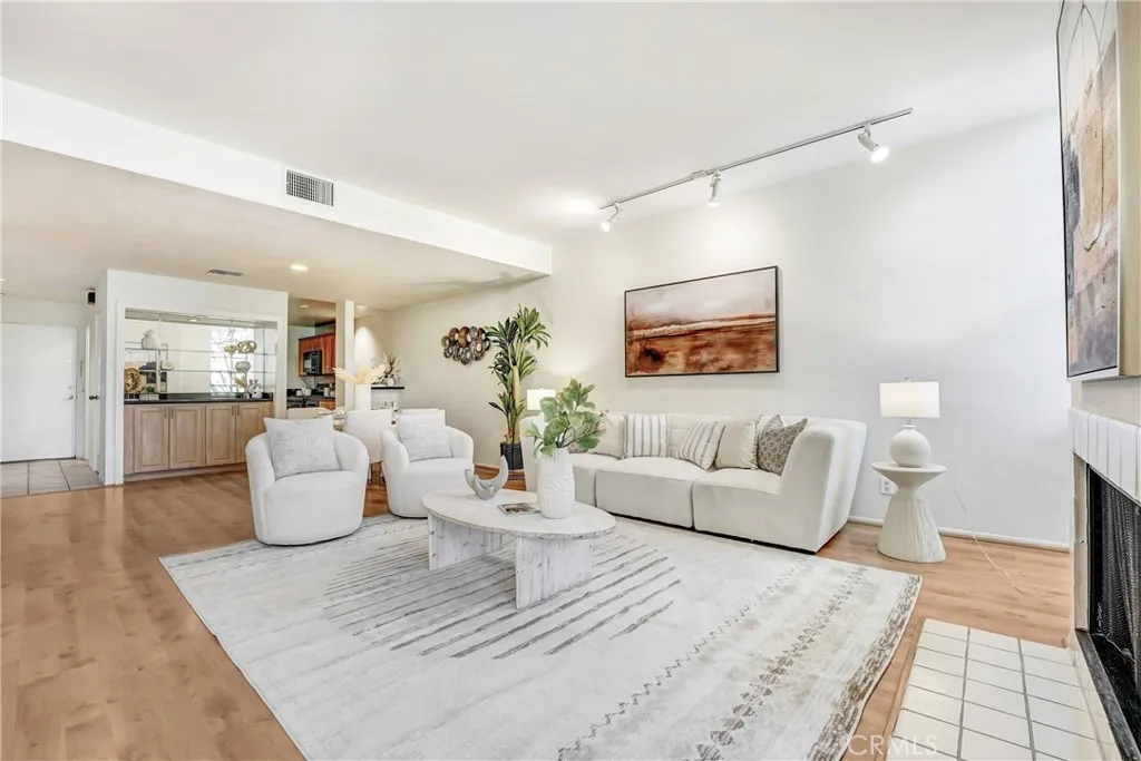 Additional image 6 of 3884 Fredonia Drive Unit F, Los Angeles, CA 90068