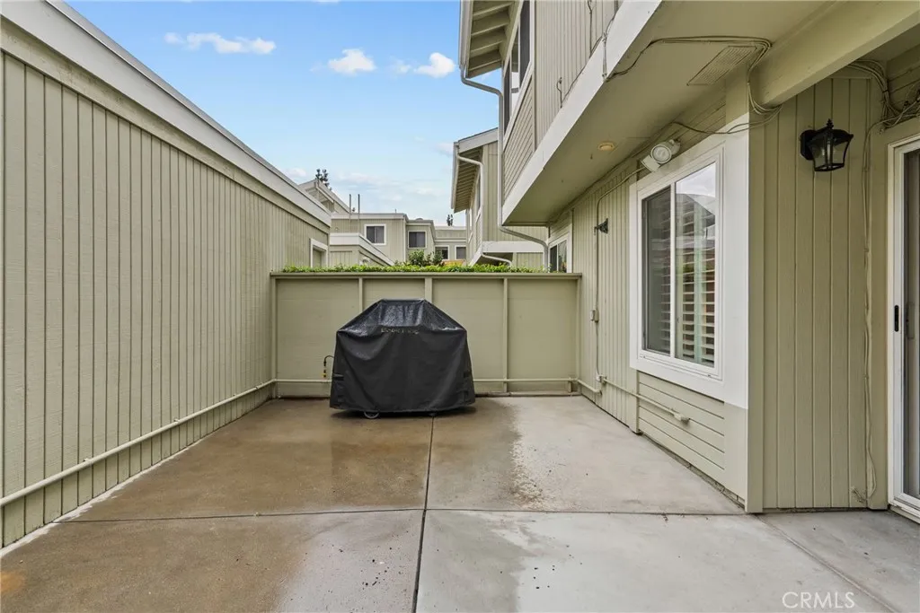 Additional image 19 of 22123 Burbank Blvd #2, Woodland Hills, CA 91367