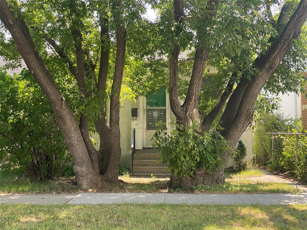Property image for 10 Vivian Avenue|Winnipeg, Manitoba R2M0E4