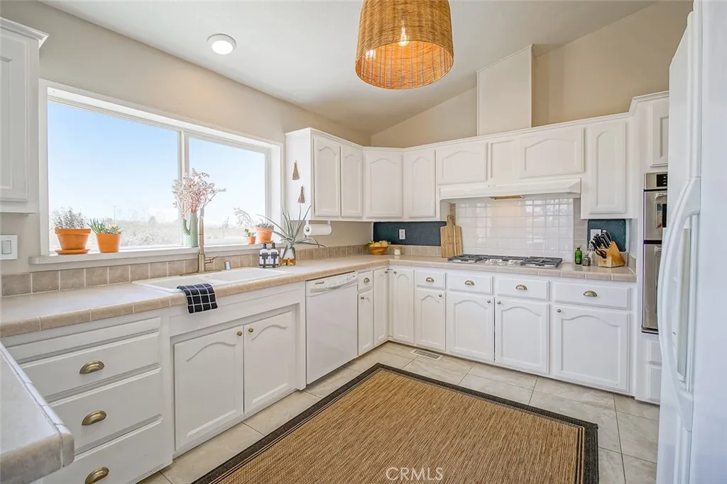 Additional image 24 of 1001 Gibralter Road, Landers, CA 92285