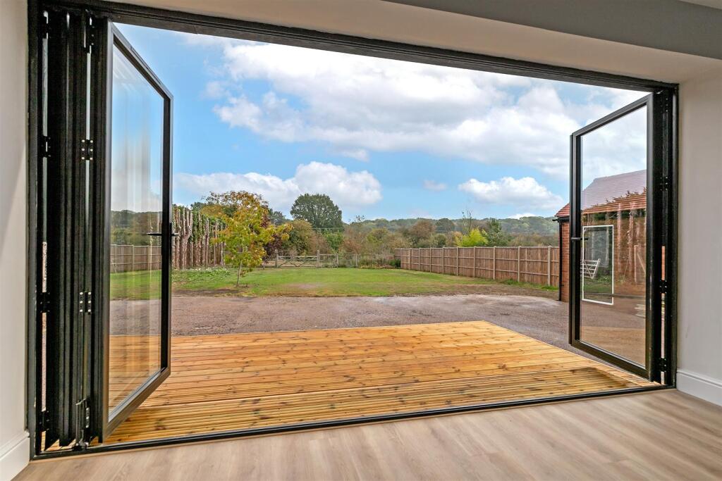 Additional image 15 of Warrengate Road, Brookmans Park