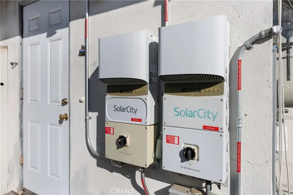 Additional image 39 of 18928 Victory Boulevard, Tarzana, CA 91335