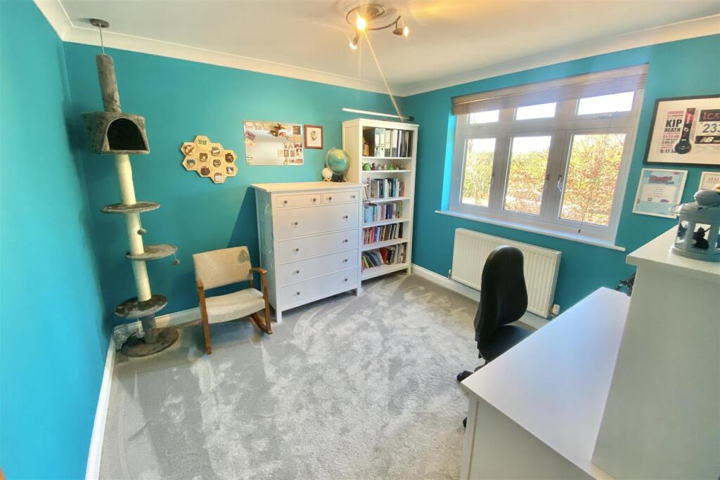 Additional image 7 of ,Mount Drive, Park Street, St. Albans, Hertfordshire, AL2