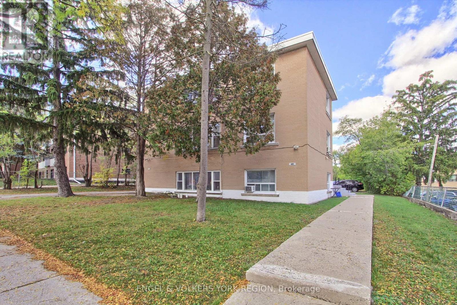 Property image for 45 LEDUC DRIVE|Toronto (Rexdale-Kipling), Ontario M9W2A8