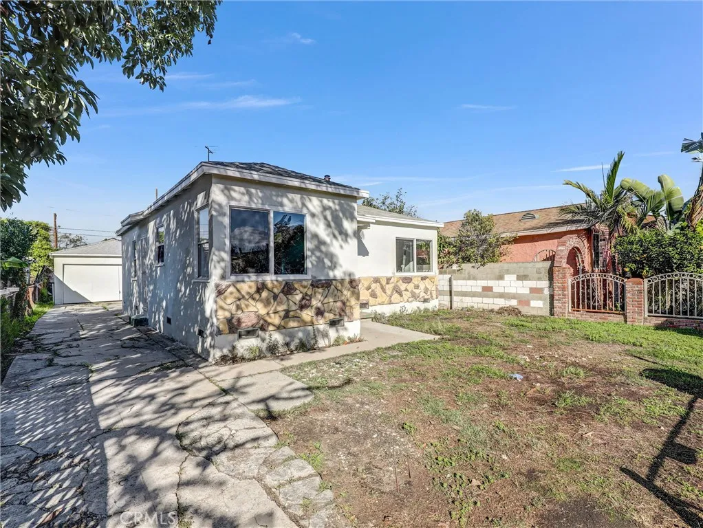 Additional image 25 of 639 E 105th St, Los Angeles, CA 90002