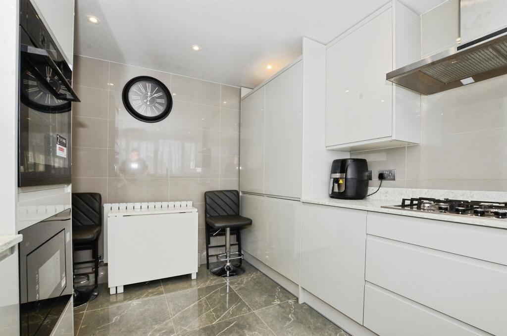 Additional image 7 of Alder Close, Park Street, St. Albans