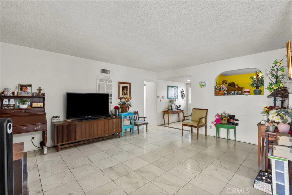 Additional image 21 of 10533 Kurt Street, Lakeview Terrace, CA 91342