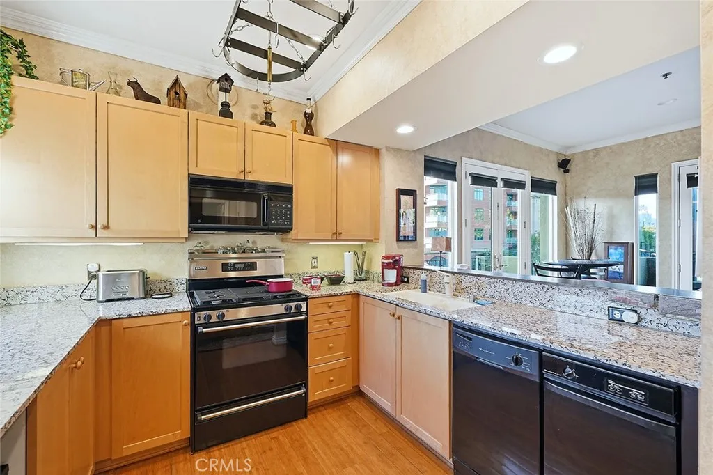 Additional image 12 of 80 N Raymond Avenue Unit 212, Pasadena, CA 91103