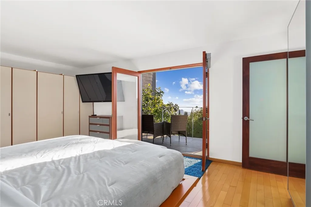 Additional image 71 of 5675 Spreading Oak Drive, Los Angeles, CA 90068