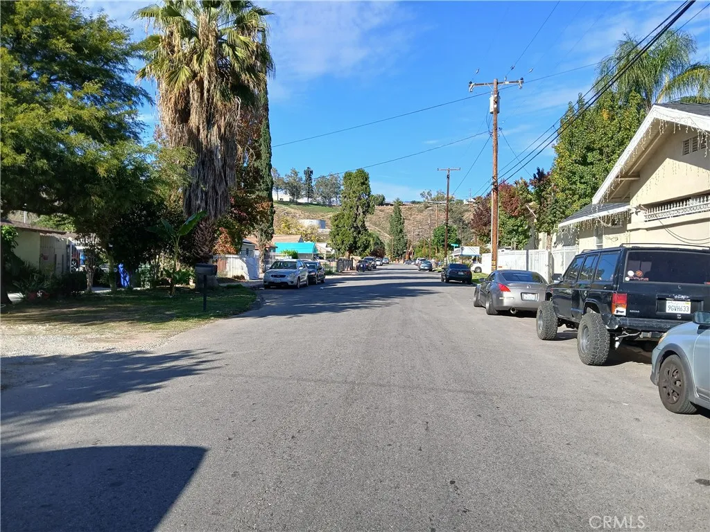 Additional image 12 of 1695 Conejo Dr, San Bernardino, CA 92404