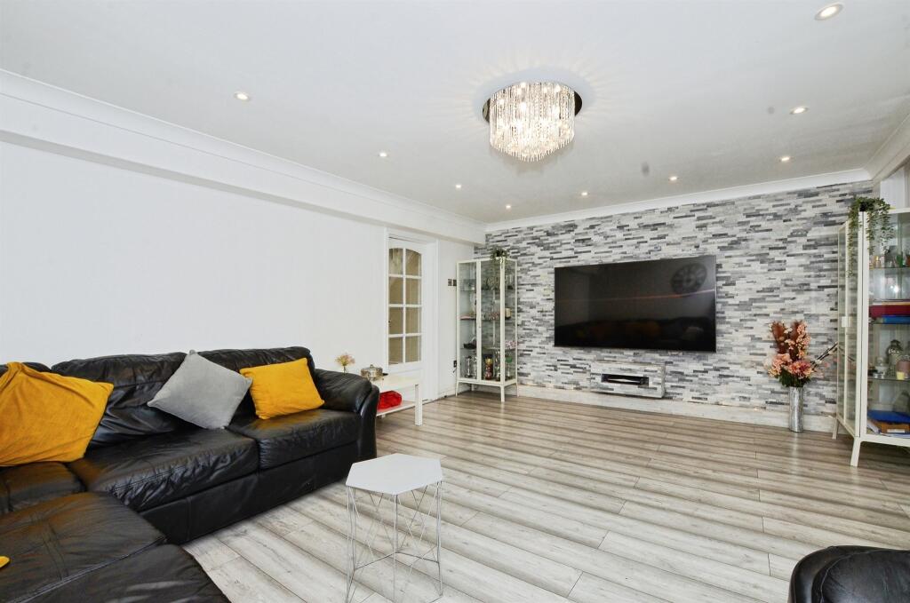 Additional image 13 of Alder Close, Park Street, St. Albans