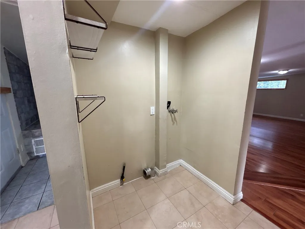 Additional image 31 of 19145 Kittridge, Reseda, CA 91335