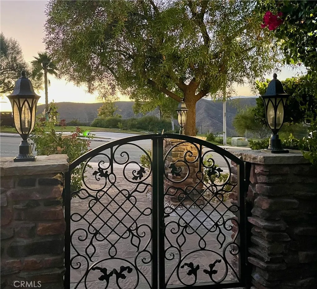 Additional image 3 of 28346 Linda Vista St, Canyon Country, CA 91387