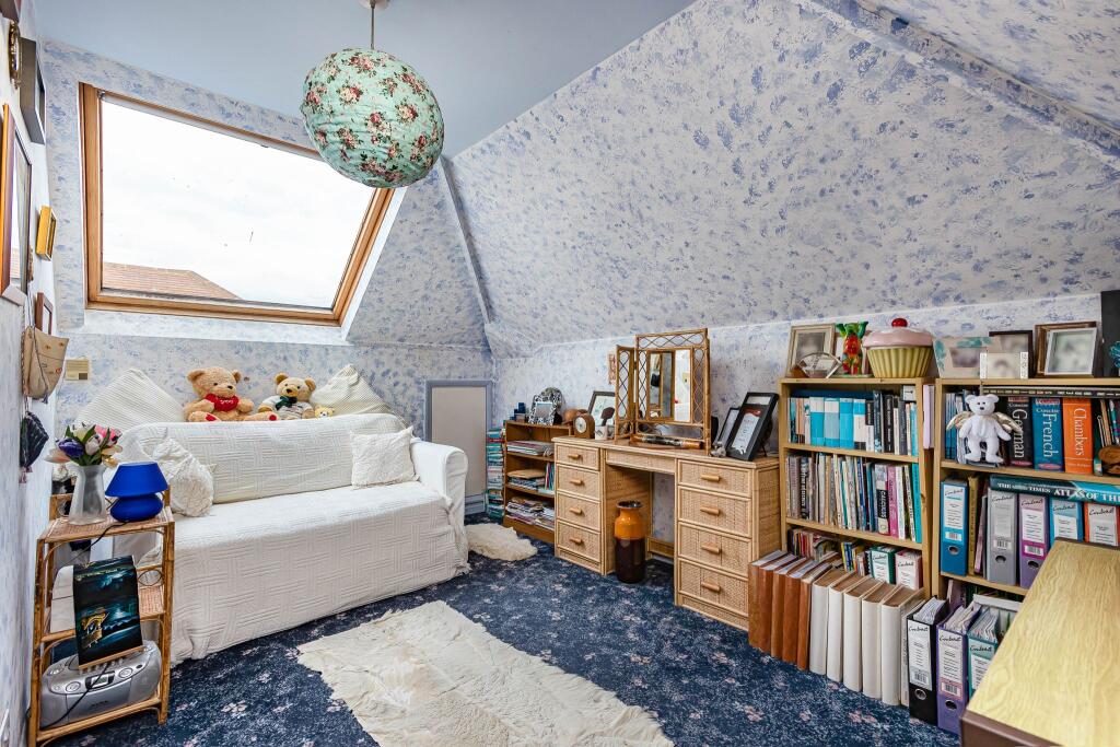 Additional image 21 of Bluebridge Avenue, Brookmans Park, AL9