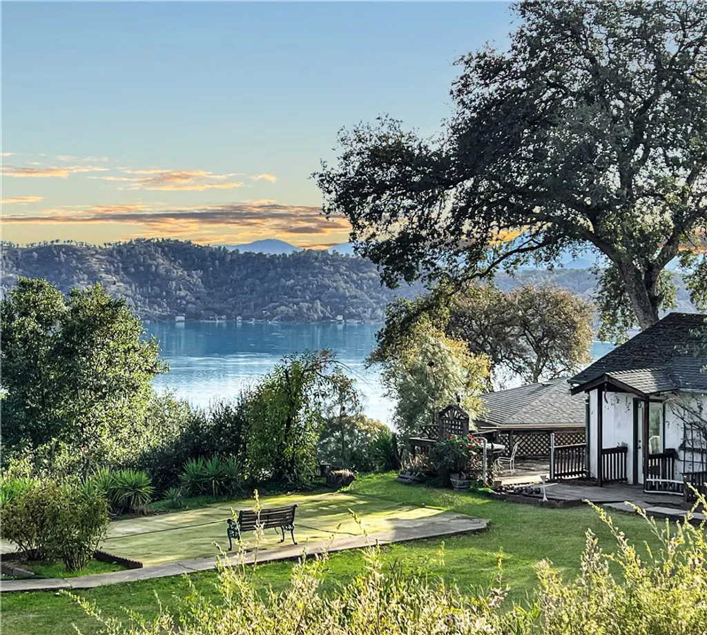 Property image for 11613 Lakeview Dr, Clearlake Oaks, CA 95423