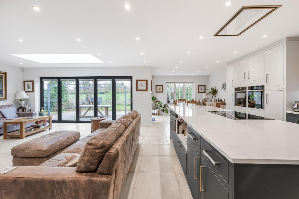 Additional image 7 of Mannicotts, Welwyn Garden City, Hertfordshire, AL8