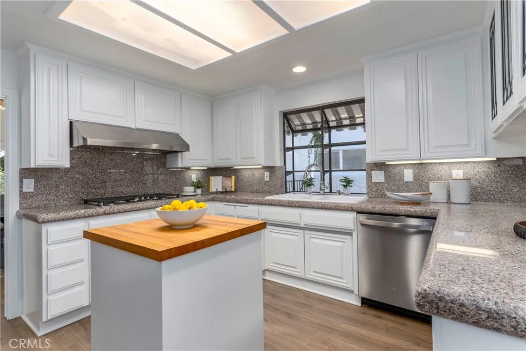 Additional image 8 of 24412 Voltara Court, Calabasas, CA 91302