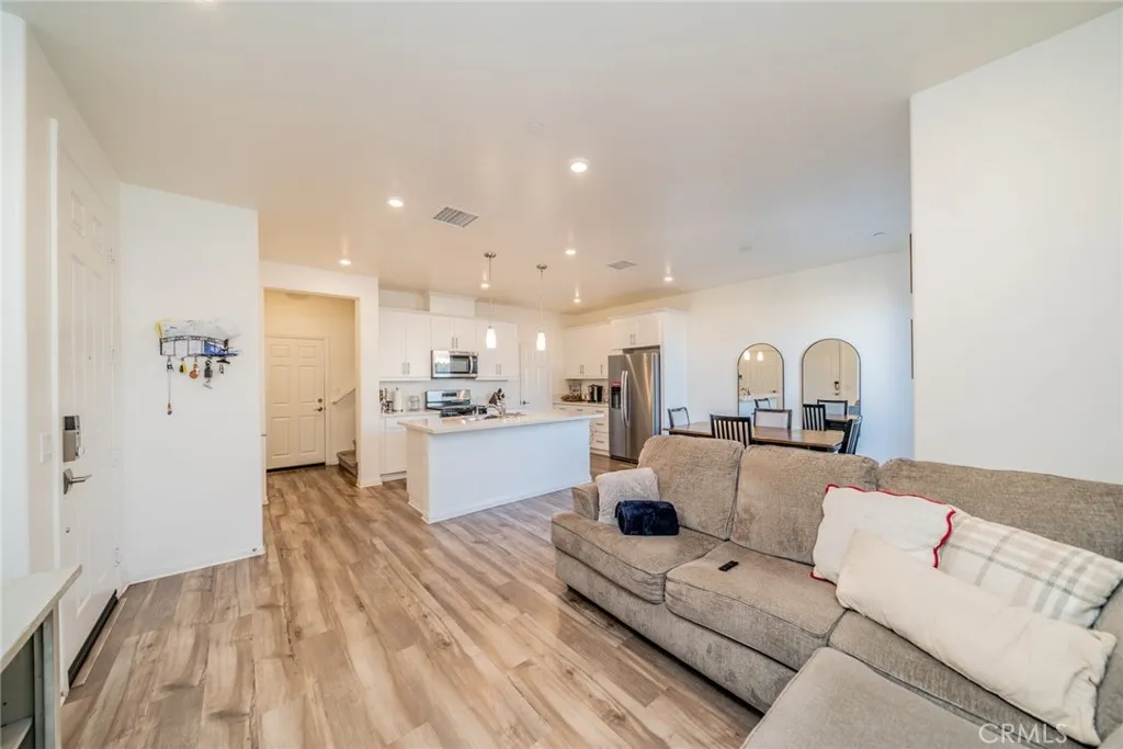 Additional image 60 of 214 Bonita Lane, Rialto, CA 92376