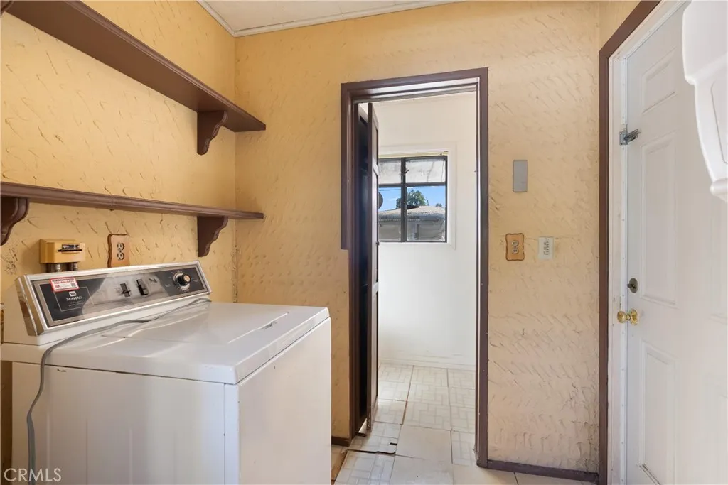 Additional image 58 of 18928 Victory Boulevard, Tarzana, CA 91335