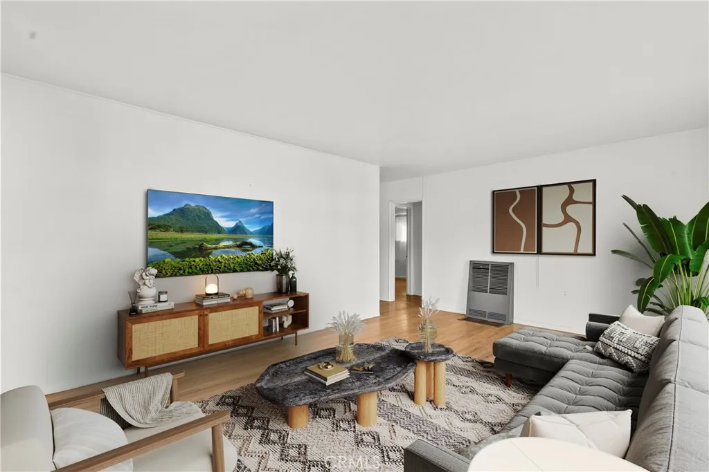 Additional image 3 of 16731 Victory Boulevard, Van Nuys, CA 91406