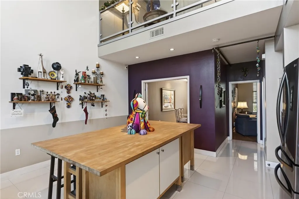 Additional image 3 of 906 E Civic Center Dr, Santa Ana, CA 92701