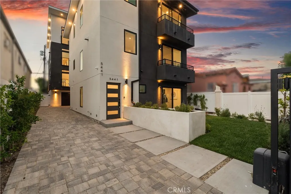 Additional image 50 of 5441 Blackwelder, Los Angeles, CA 90016