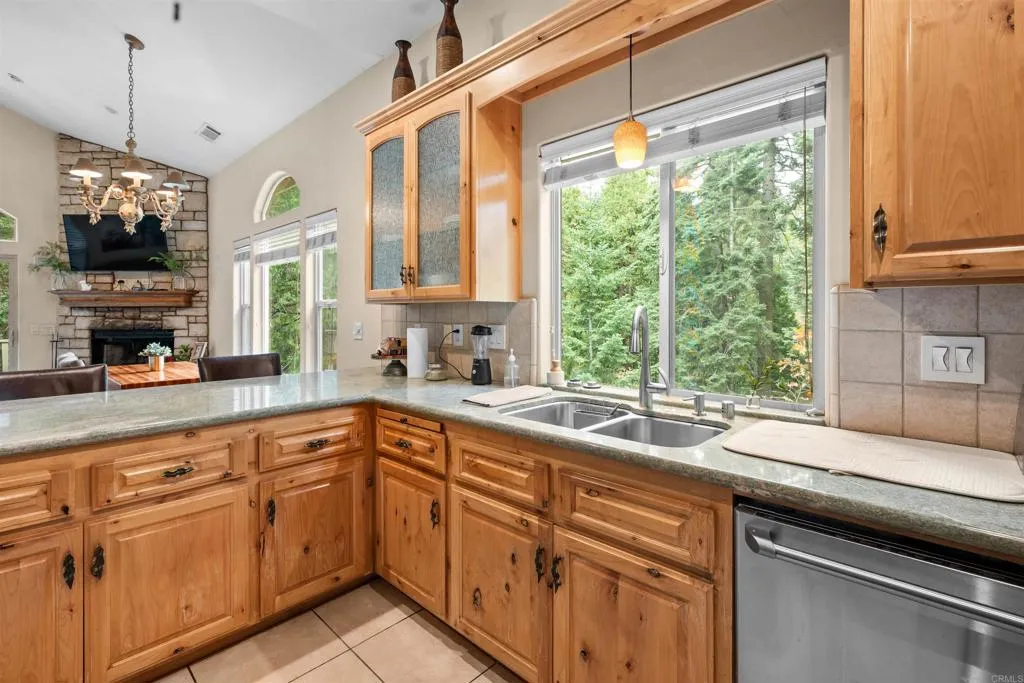 Additional image 12 of 26328 Jacqueline Rd, Twin Peaks, CA 92391