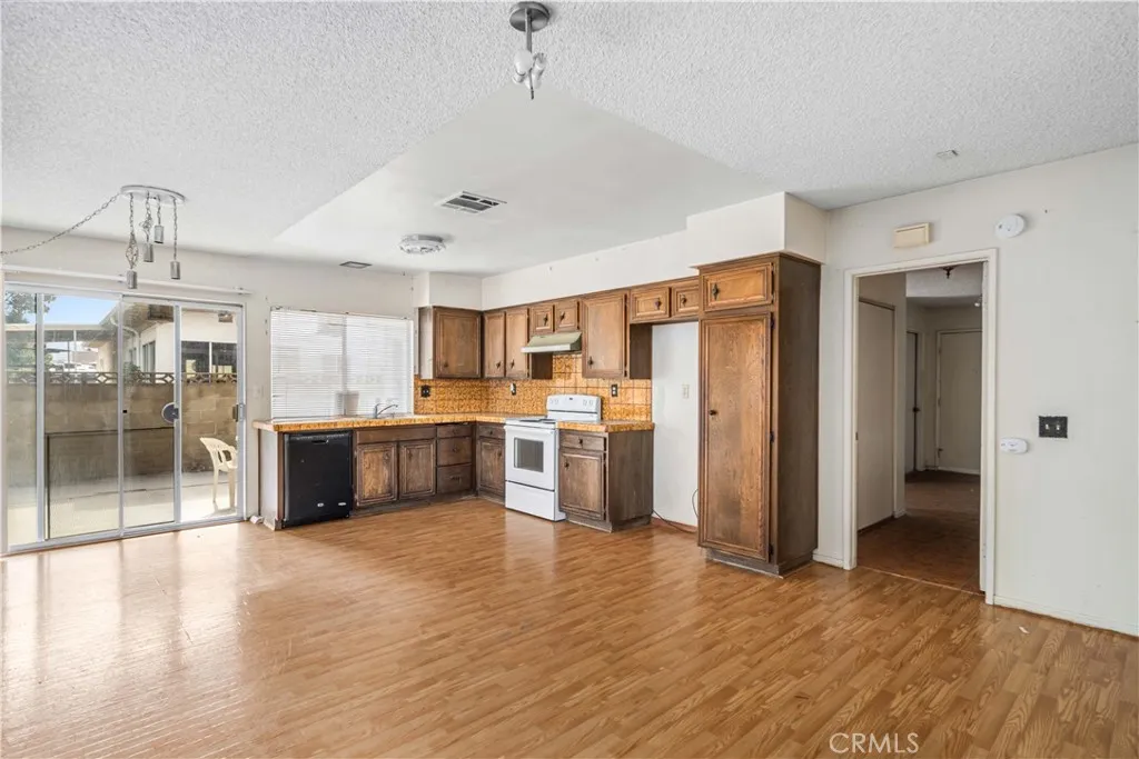 Additional image 10 of 37618 Dalzell St, Palmdale, CA 93550