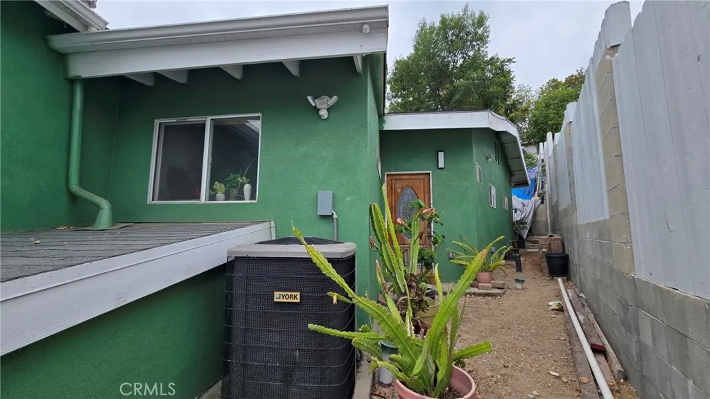 Additional image 84 of 787 Terrace 49 Ter, Los Angeles, CA 90042