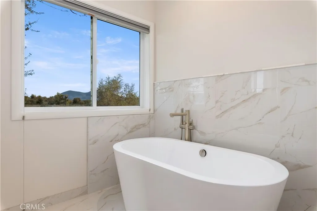 Additional image 107 of 8 Queen Ann Way, Lakeport, CA 95453