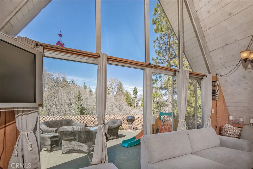Additional image 4 of 27874 Matterhorn Drive, Lake Arrowhead, CA 92352
