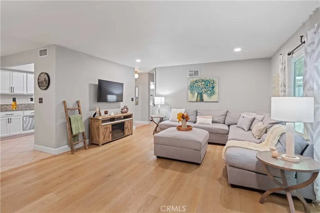 Additional image 12 of 26219 Larkhaven Place, Newhall, CA 91321