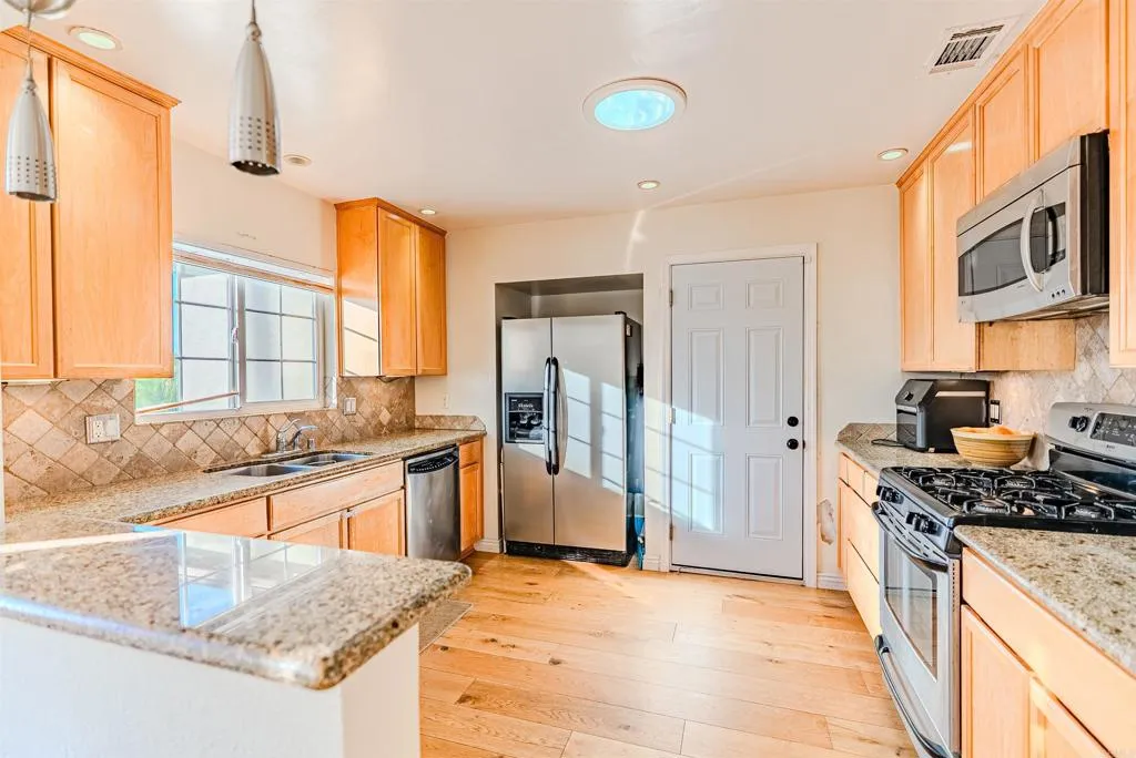 Additional image 14 of 425 8th St, Imperial Beach, CA 91932