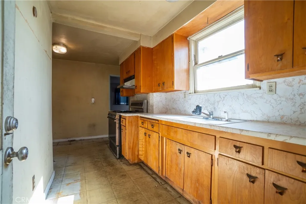 Additional image 48 of 545 W Locust St, Ontario, CA 91762