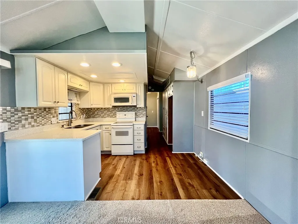 Additional image 75 of 1295 S Cawston Ave Unit 263, Hemet, CA 92545