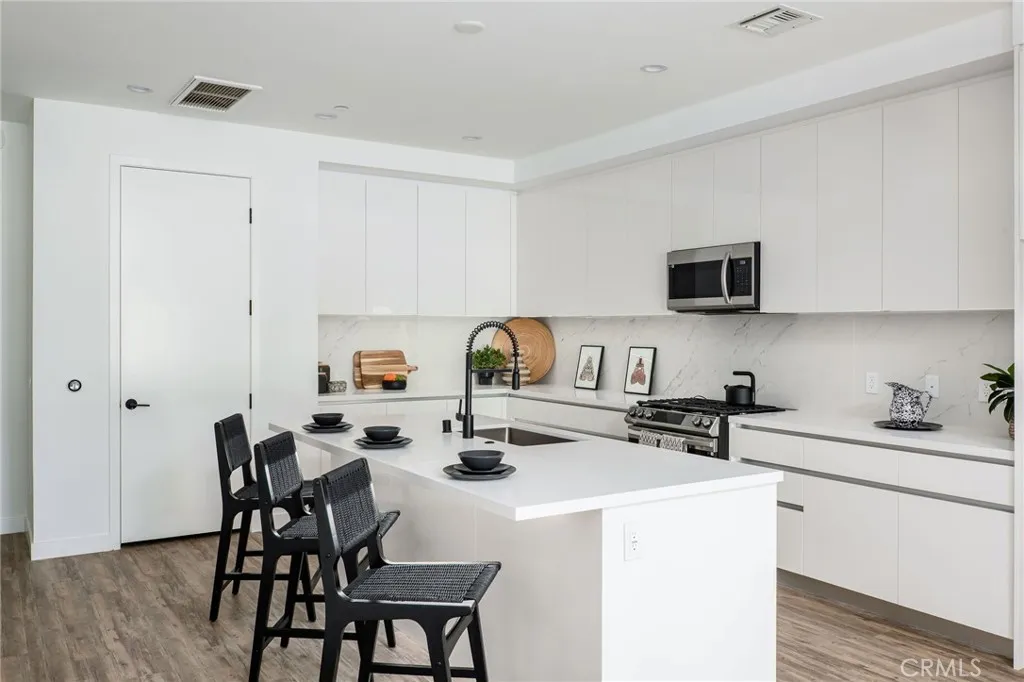 Additional image 6 of 118 Astronaut Ellison S Onizuka Street Unit 201, Los Angeles, CA 90012