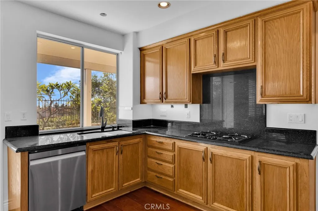 Additional image 19 of 32 Salinas, Lake Forest, CA 92610