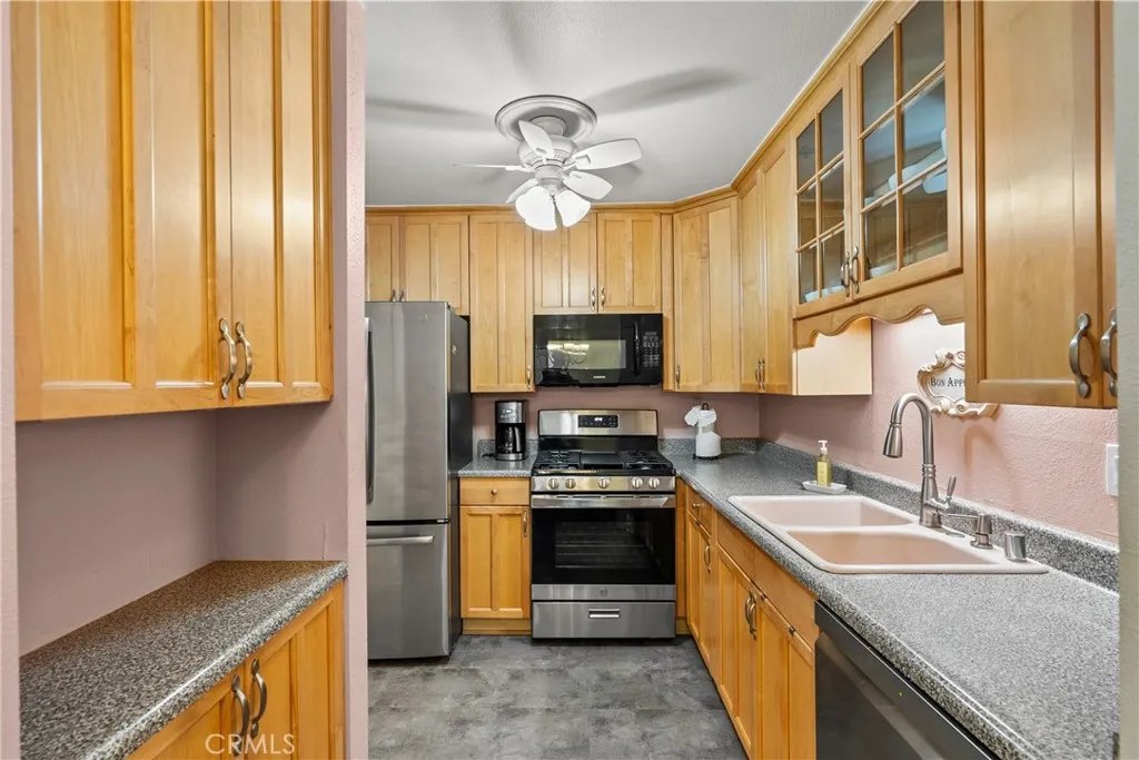 Additional image 6 of 22123 Burbank Blvd #2, Woodland Hills, CA 91367