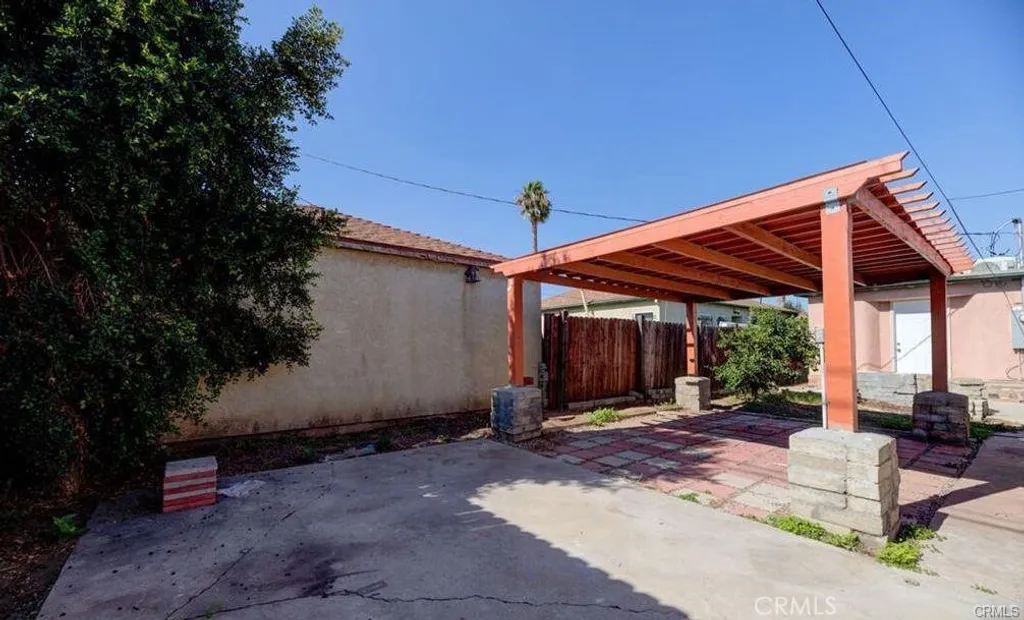 Additional image 17 of 542 W 105th Street, Los Angeles, CA 90044