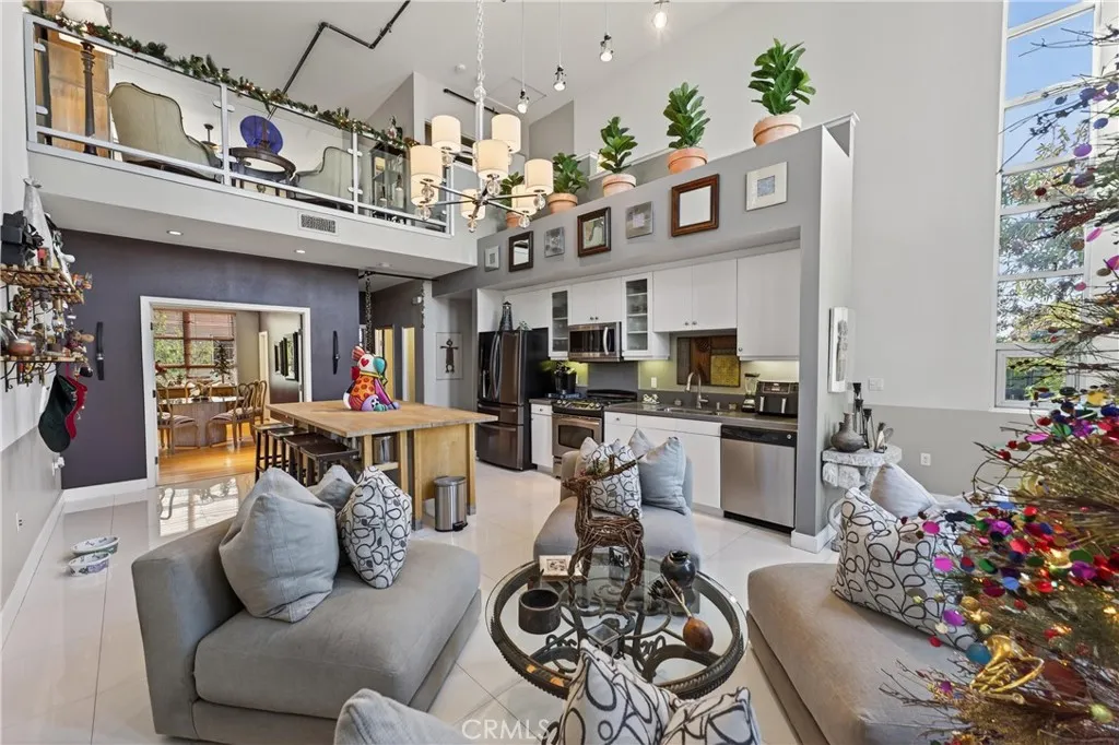 Additional image 7 of 906 E Civic Center Dr, Santa Ana, CA 92701