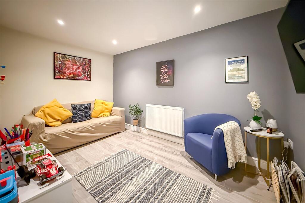 Additional image 16 of Neville Close, St. Albans, Hertfordshire, AL3