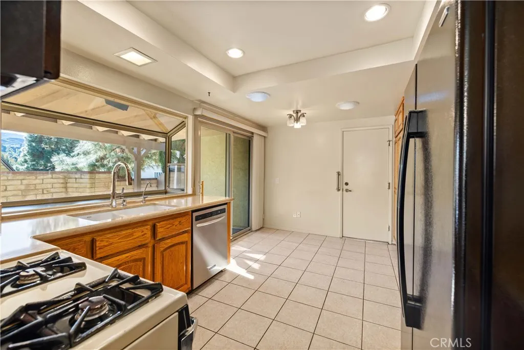 Additional image 9 of 26562 Cardwick Court, Newhall, CA 91321