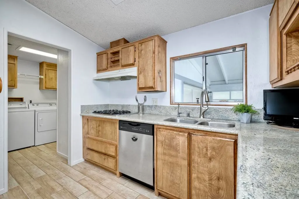 Additional image 15 of 1146 Via Santa Paulo, Vista, CA 92081